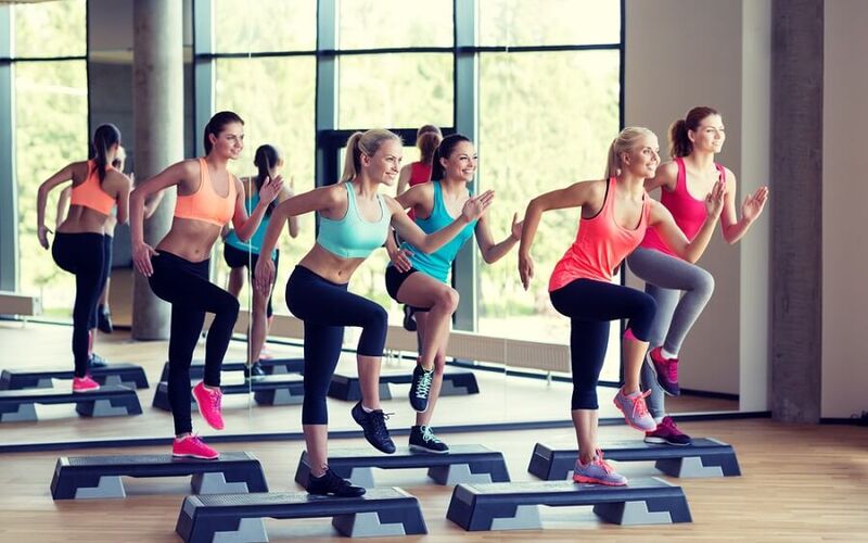 Chia sẻ kinh nghiệm tập Aerobic giảm cân cho chị em phụ nữ 