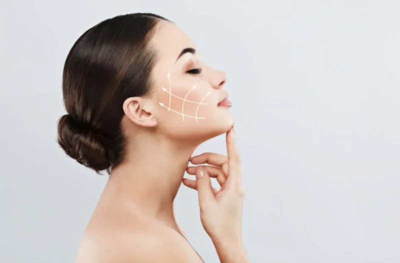 Trong chăm sóc da, một số hoạt chất chống oxy hóa được nghiên cứu để hỗ trợ hạn chế tổn thương do tia UV và stress oxy hóa