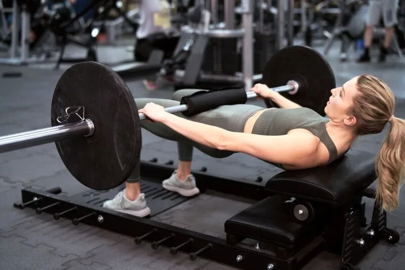 Người mới nên chọn bài tập cơ bản, dễ kiểm soát và tác động vào các nhóm cơ lớn trước.